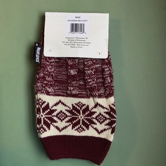 MUK LUKS Snowflake Chianti Red Sweater Pattern - Picture 3 of 3